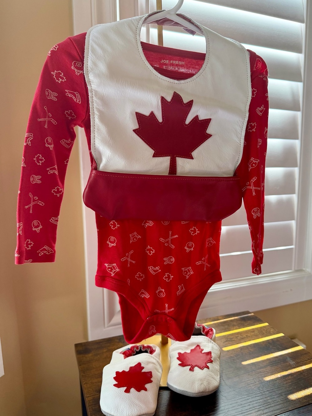 Toddler Canada Theme Outfit With Leather slippers